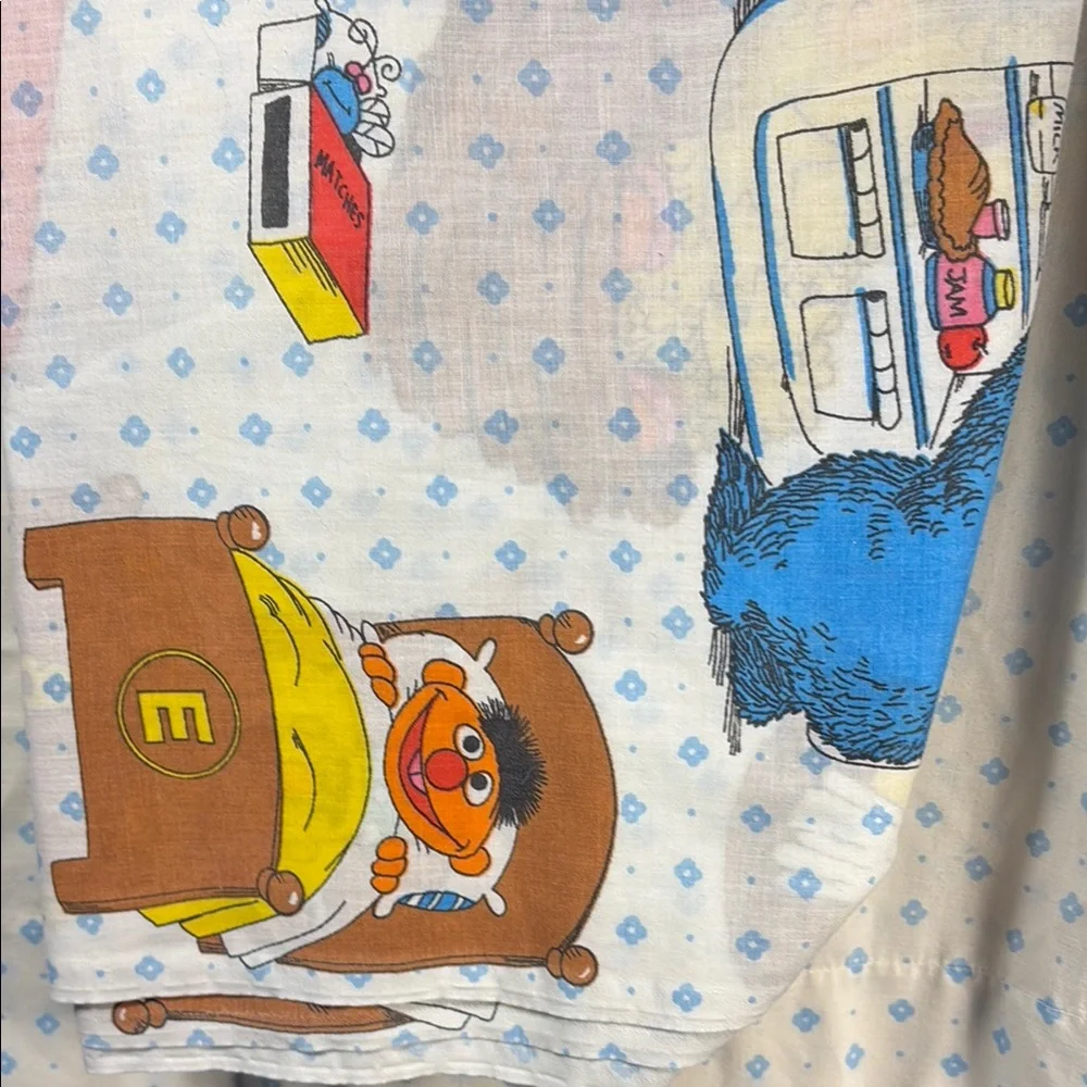 Vintage Sesame Street 2 Pillowcases and twin fitted sheet J.C.‎ Penney D1